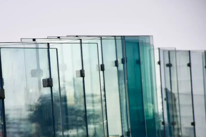 7-Reasons-Toughened-Laminated-Glass